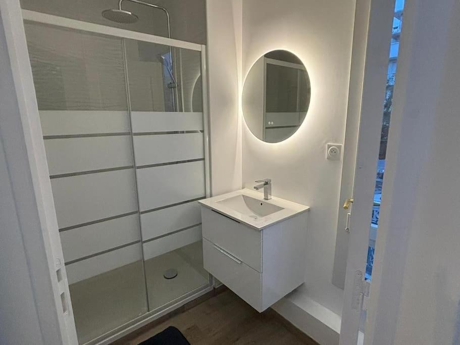 Apartment Le Premium, Entre Paris & Avec Parking Gratuit Noisy-le-Grand